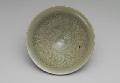 图片[3]-Tea bowl in olive green glaze with impressed chrysanthemum decor, Yaozhou ware, Song dynasty-China Archive